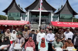 Pemko Bukittinggi tidak membedakan warganya,105 Lansia KPM dan 280 disabilitas KPM yang masuk Data Tunggal Sosial Nasional mendapat bantuan sembako dari APBD 2025.