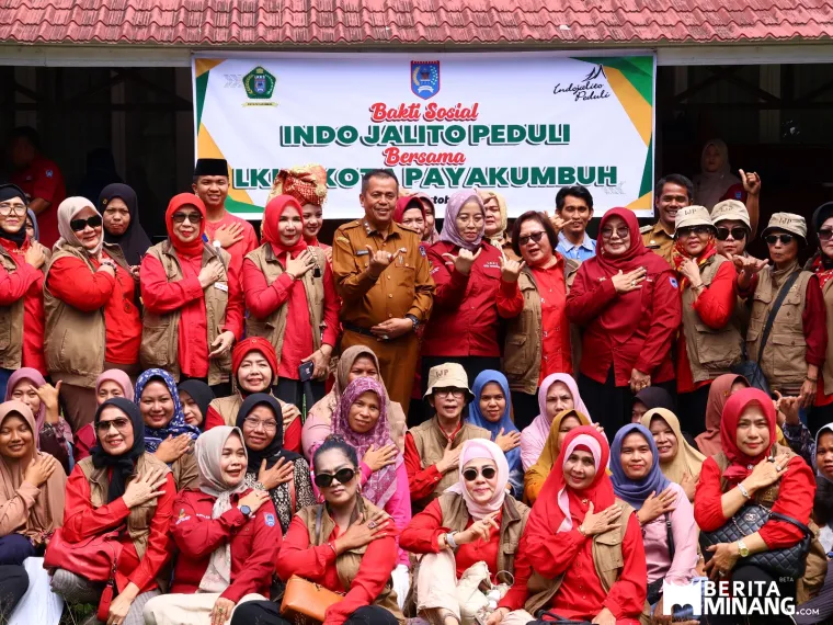 Penyerahan dari Indo Jalito Peduli di Pendopo Rumah Dinas Wali Kota Payakumbuh, Selasa (21/10/2025).