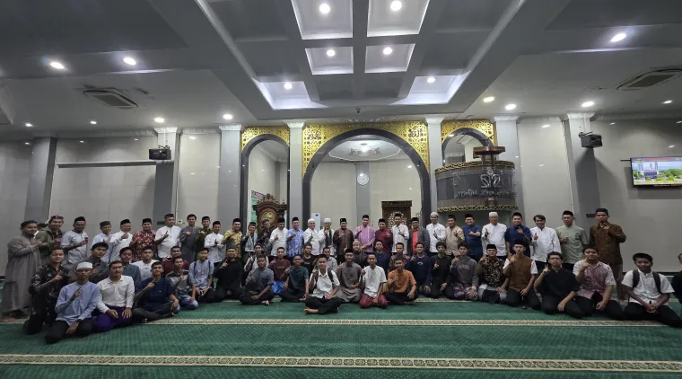 Kegiatan Subuh Mubarak yang dilaksanakan pada Jumat (23/10) bertempat di Masjid Raya Al-Azhar Kampus UNP Air Tawar Padang. Foto ET.