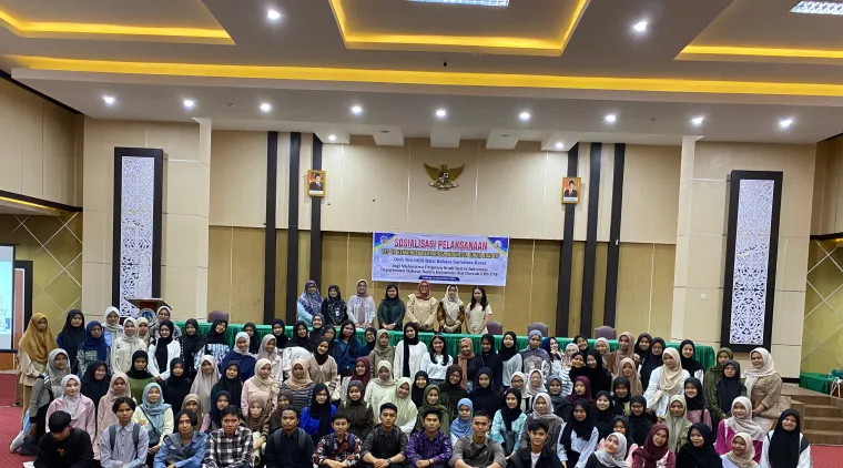 Kegiatan sosialisasi Uji Kemahiran Berbahasa Indonesia (UKBI) Adaptif bagi mahasiswa DBSI Fakultas Bahasa dan Seni (FBS) Universitas Negeri Padang (UNP) pada Senin (21/10) di Auditorium FBS UNP. Foto MR