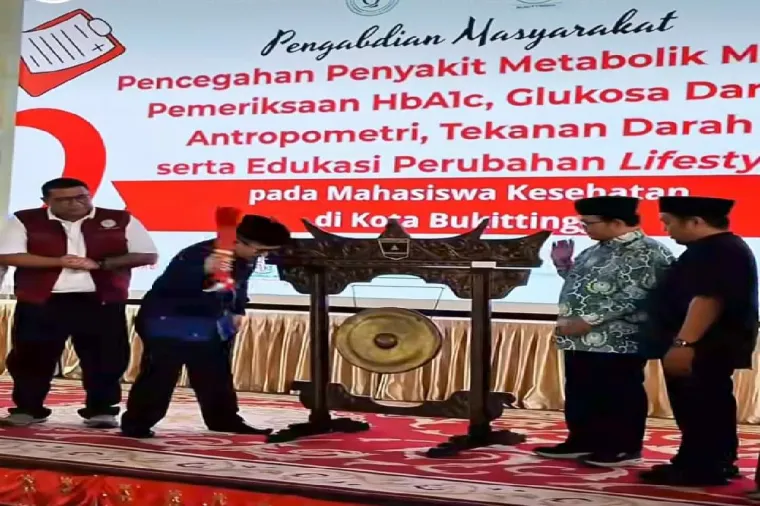 Wawako Bukittinggi Ibnu Asis membuka pengabdian masyarakat PDS PatKlin Sumatera Barat bersama Universitas M. Natsir Bukittinggi, di gedung Tri Arga, jumat, (10/10/2025)