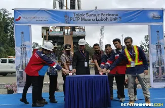 Gubernur Mahyeldib saat meresmikan Tajak Sumur Pertama Pengembangan Pembangkit Listrik Tenaga Panas Bumi (PLTP) Muara Laboh Unit-2, di Nagari Muara Laboh, Kabupaten Solok Selatan, Kamis (16/10/2025). Foto: Adpim Sumbar