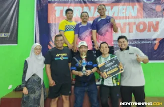 Tim Bulutangkis FBS Raih Juara 2 di Ajang Dies Natalis ke-71 UNP. Foto MR.