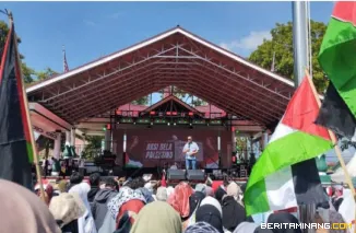 Gelaran Bukittinggi bersuara untuk kemerdekaan Palestina melalui konser wali Band dilapangan Kantin Bukittinggi,Sabtu,(18/10) berhasil mengumpulkan donasi ratusan juta rupiah.
