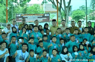 Wako Payakumbuh Lepas Marching Band SDIT IPHI Ikuti Lomba Piala Raja Hamengkubuwono 2025