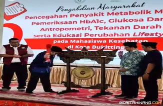 Wawako Bukittinggi Ibnu Asis membuka pengabdian masyarakat PDS PatKlin Sumatera Barat bersama Universitas M. Natsir Bukittinggi, di gedung Tri Arga, jumat, (10/10/2025)