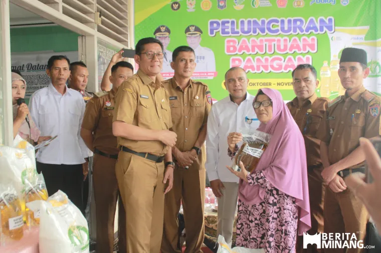 7.099 Keluarga di Payakumbuh Terima Bantuan Beras dan Minyak Goreng