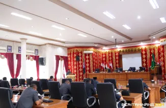 7 Fraksi di DPRD Kota Payakumbuh Sampaikan Pandangan Umum Atas Nota Keuangan RAPBD 2026