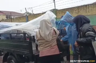 Tanah bergerak terjadi di  wilayah RW 05 Kelurahan BCKR  sehingga 68 jiwa warga yang tinggal di kawasan tersebut di ungsikan ke kantor Kelurahan dan Mushallah di sekitarnya yang dianggap aman, Senin, ( 24/11)