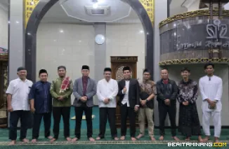 Kegiatan Subuh Mubarak yang dilaksanakan pada Jumat (28/11) bertempat di Masjid Raya Al-Azhar Kampus UNP Air Tawar Padang. Foto ET.