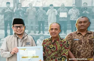 Wawako Bukittinggi Ibnu Asis membuka sosialisasi Sensus Ekonomi 2026 sekaligus menyerahkan penghargaan program Desa/Kelurahan kepada Kelurahan Kubu Gulai Banyak yang memperoleh terbaik Dua di Sumbar , Kamis, (20/11).
