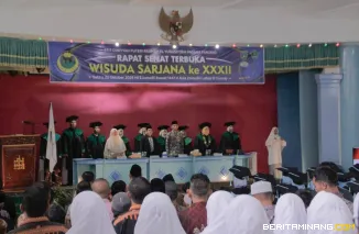 Wakil Wali Kota Padang Panjang, Allex Saputra ketika hadiri wisuda XXXII Sekolah Tinggi Ilmu Tarbiyah (STIT) Diniyyah Puteri Rahmah El Yunusiyyah Padang Panjang, Sabtu (25/10/2025). Foto: Kominfo Padang Panjang