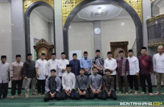 Kegiatan Subuh Mubarak yang dilaksanakan pada Jumat (28/11) bertempat di Masjid Raya Al-Azhar Kampus UNP Air Tawar Padang. Foto ET.
