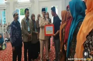 Serangkaian lomba yang digelar Pemko Bukittinggi bersama Forikan, dihadiri juga oleh Wawako Ibnu Asis di Balairung rumah Dinas Wako kamis, (04/12).
