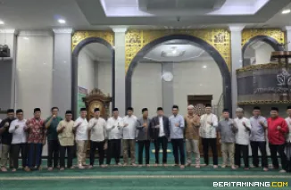 Kegiatan Subuh Mubarak yang dilaksanakan pada Jumat (23/1) bertempat di Masjid Raya Al-Azhar Kampus UNP Air Tawar Padang. Foto ET.