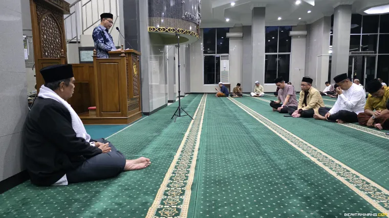 Rektor Krismadinata, Ph.D.