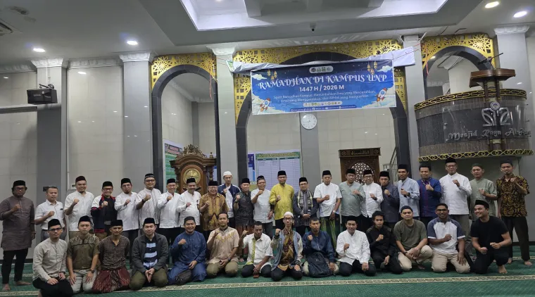 Kegiatan Subuh Mubarak yang dilaksanakan pada Jumat (13/3) bertempat di Masjid Raya Al-Azhar Kampus UNP Air Tawar Padang. Foto ET.