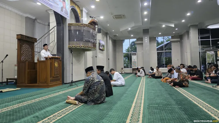 Rektor Universitas Negeri Padang.