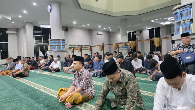 Jamaah Subuh Mubarak UNP.