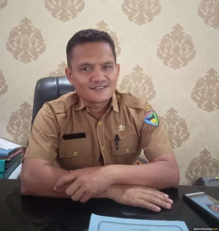 Kepala Dinas Kominfo Pessel, Wendi.