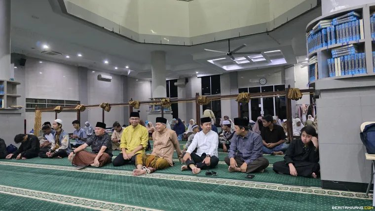 Jamaah Subuh Mubarak Universitas Negeri Padang.