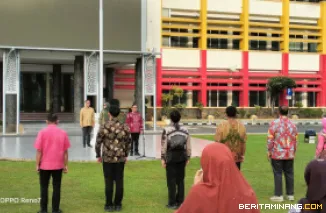 Apel di halaman Kantor Gubernur Sumatera Barat, Kamis (22/1/2026), dan dipimpin oleh Kepala Biro Administrasi Pimpinan, Nolly Eka Mardianto. Foto: Adpim Sumbar