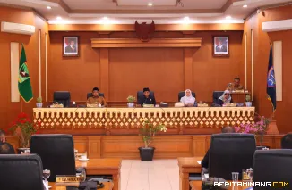 Pendapatan Daerah Lampaui Target, DPRD Payakumbuh Bahas LKPJ 2025
