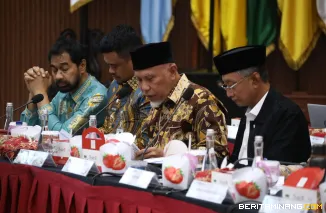 Gubernur Sumbar Mahyeldi menghadiri Rakor Satgas  Pascabencana Wilayah Sumatera yang digelar Kementerian Dalam Negeri di Gedung Sasana Bhakti Praja, Jakarta, Kamis (15/1/2026). Foto: Adpim Sumbar
