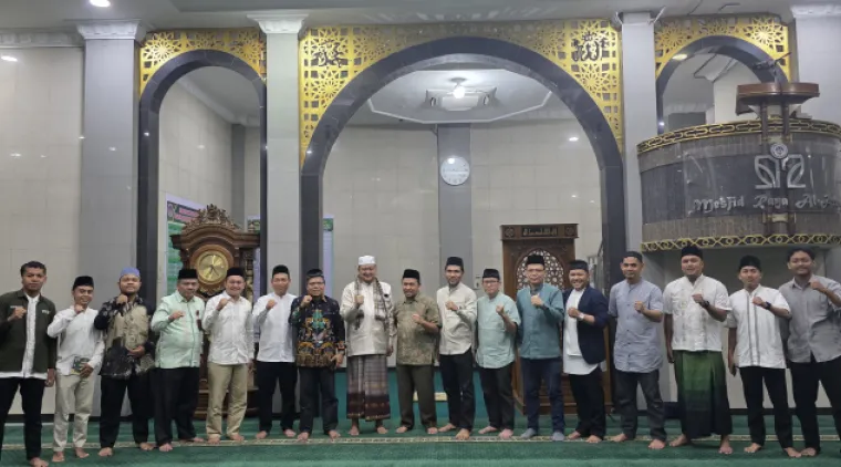 Kegiatan Subuh Mubarak yang dilaksanakan pada Jumat (24/4) bertempat di Masjid Raya Al-Azhar Kampus UNP Air Tawar Padang. Foto ET.