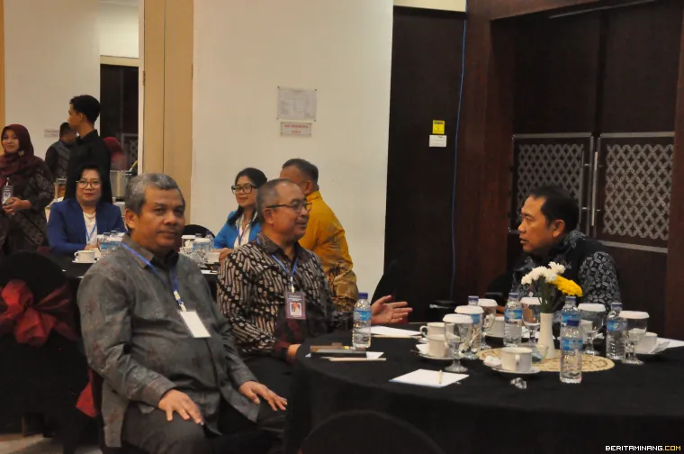 Peserta kegiatan Diskusi Kelompok Terpumpun Forum FBSI Indonesia.
