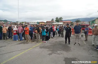 Pemerintah Kota Padang Panjang menghidupkan semangat kebersamaan Aparatur Sipil Negara (ASN) melalui kegiatan jalan sehat yang digelar, Rabu (8/4/2026) pagi di Lapangan Bancalaweh. Foto:Kominfo Padang Panjang