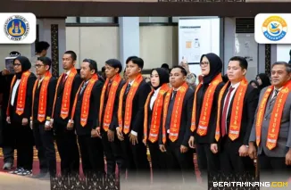 Prosesi mengukuhkan dan mengambil sumpah 33 insinyur melalui Program Pendidikan Profesi Insinyur (PPI) UNP di Auditorium UNP, Kamis (2/4/2026). Foto: Humas UNP