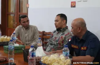 Wakil Wali Kota Allex Saputra ketika menerima kunjungan Inspektorat Jenderal (Itjen) Kementerian Dalam Negeri (Kemendagri), Jumat (27/3/2026). Foto: Kominfo Padang Panjang
