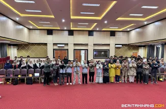 Workshop Kesetaraan Gender dan Sosialisasi Pencegahan dan Penanganan Kekerasan (PPK) pada Jumat (17/4) bertempat di Auditorium Kampus FBS UNP Air Tawar Padang.