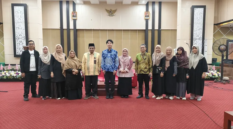 Prodi Pendidikan Bahasa Jepang Fakultas Bahasa dan Seni Universitas Negeri Padang (FBS UNP) melaksanakan kuliah umum bertajuk "Studi Lanjut: Memperluas Wawasan tentang Jepang dan Informasi Beasiswa MEXT" pada Kamis (21/5/2026) di Auditorium FBS UNP.