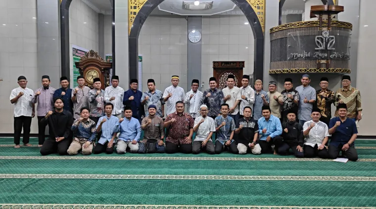Kegiatan Subuh Mubarak yang dilaksanakan pada Jumat (15/5) bertempat di Masjid Raya Al-Azhar Kampus UNP Air Tawar Padang. Foto ET.