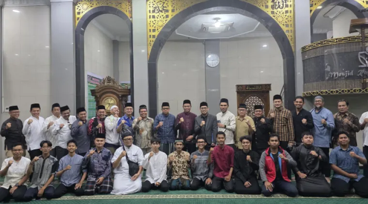 Kegiatan Subuh Mubarak yang dilaksanakan pada Jumat (29/5) bertempat di Masjid Raya Al-Azhar Kampus UNP Air Tawar Padang. Foto ET.