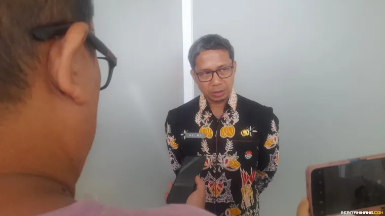 Kadis ESDM Sumbar Helmi.