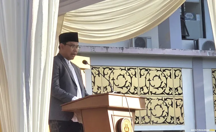 Rektor Krismadinata, Ph.D.