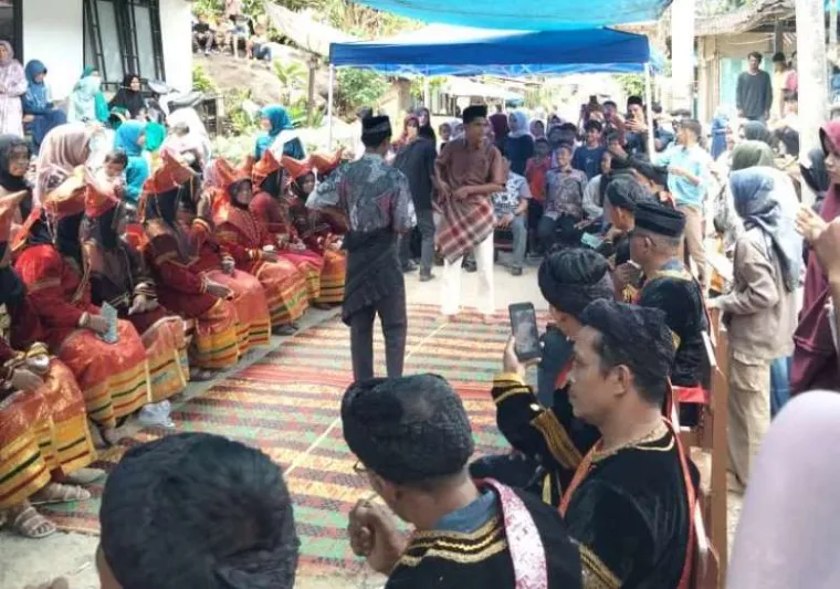 Ilustrasi Beginia Tradisi Manjalang Niniak Mamak di Jorong Nenan Maek Lima PuluhnKota