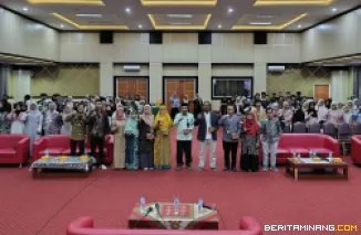 Departemen Bahasa dan Sastra Inggris Fakultas Bahasa dan Seni Universitas Negeri Padang (FBS UNP) melaksanakan Workshop Kewirausahaan bertajuk "Dari Ide Menjadi Rencana Bisnis: Memperkuat Mahasiswa Wirausaha Kreatif di Era Digital" pada Jumat (22/5/2026)