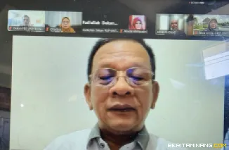 Rapat Koordinasi Dekan persiapan Konferensi Internasional dalam rangkaian Semirata BKS PTN Barat pada Jumat (1/2) yang dilaksanakan secara daring. Foto MR.
