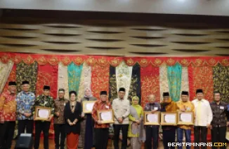 Gubernur Mahyeldi saat menghadiri Forum Silaturahmi Minang Diaspora Network-Global (MDN-G) 2026 di Auditorium Universitas YARSI, Jakarta Pusat, Sabtu (23/5/2026). Foto:Adpim Sumbar