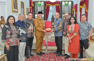 Gubernur Sumbar dan Dubes India Bahas Hilirisasi Gambir dan Kerja Sama Pendidikan