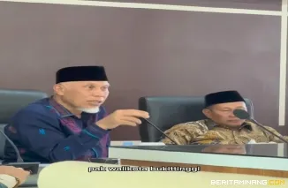 Gubernur Sumbar Mahyeldi melakukan audiensi dengan Walikota Bukittinggi dan panitia peringatan satu abad Jam Gadang, Sabtu, (30/05)