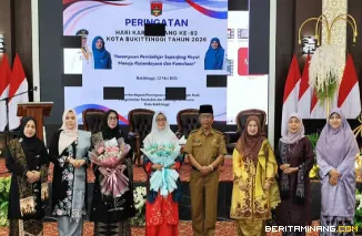 Peringatan hari kartini di Bukittinggi diisi dengan Talkshow perempuan pembelajar sepanjang hayat, di Balairung Rumah Dinas Wako, Selasa (12/05).