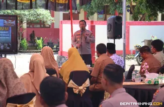 Dalam rangka memperingati Hari Pendidikan Nasional (Hardiknas) tahun 2026, Polres Pasaman Barat melaksanakan penanaman pohon di lingkungan Sekolah Dasar (SD) Negeri 16 Pasaman, Selasa (5/5/2026).