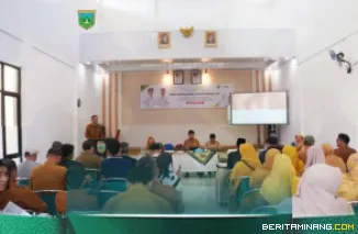 Suasana Bimbingan Teknis (Bimtek) Mini Kompetisi e-Purchasing Versi 6 bagi pekerja konstruksi, Selasa (5/5/2026). Kegiatan yang berlangsung di Aula Kantor Camat Padang Panjang Timur ini dibuka Wakil Wali Kota Allex Saputra. Foto: Kominfo Padang Panjang