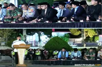 Wako Bukittinggi Ramlan Nurmatias saat membuka Gebyar Bukittinggi bertakbir dihadiri wawako Ibnu Asis, unsur forkopimda dan ribuan kaum muslimin dan muslimat Selasa, (26/06) malam.Foto : Dok Diskominfo Bkt