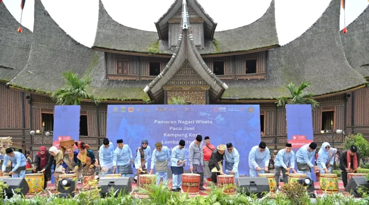 Festival Minangkabau 2026 Dibuka Gubernur Sumbar di Istano Basa Pagaruyung
